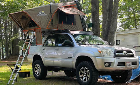 Arusha 4x4 car hire for self-drive safaris in Tanzania's northern circuit. Rooftop tent rentals, one-way routes, campsites & best travel times. Get a quote.