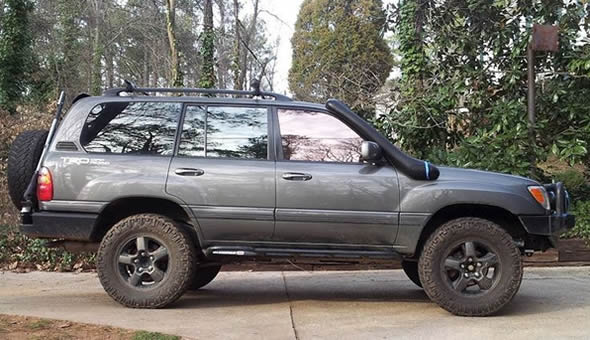 1Plan your own Kenya safari with a 4×4 rental. Explore Maasai Mara, Amboseli, Samburu & more at your pace. Rooftop tent options available. Get a quote now